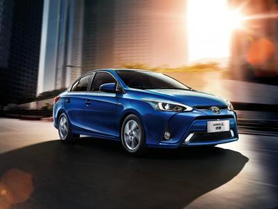 Фото Toyota Yaris XP150 Рестайлинг Седан L