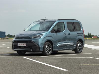 Фото Toyota ProAce City I Рестайлинг Компактвэн Verso L1