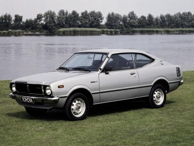 Фото Toyota Corolla III (E30, E40, E50, E60) Лифтбек