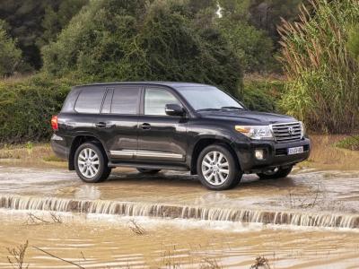 Фото Toyota Land Cruiser 200 Series Рестайлинг 1 Внедорожник 5 дв.