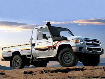 Фото Toyota Land Cruiser 70 Series Рестайлинг 1 Пикап Одинарная кабина