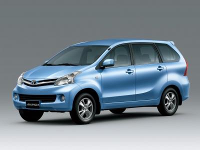 Фото Toyota Avanza II Минивэн