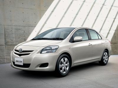 Фото Toyota Belta I Седан