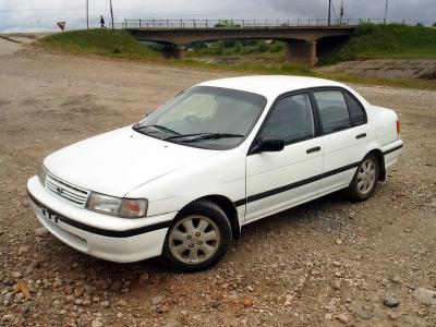 Фото Toyota Corsa IV (L40) Седан