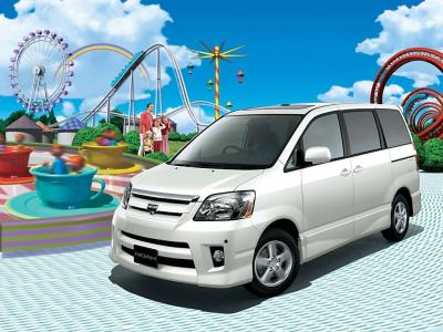 Фото Toyota Noah I (R60) Минивэн