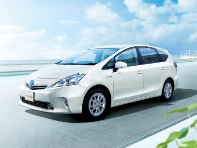 Фото Toyota Prius Alpha I (ZVW40/41) Универсал 5 дв.