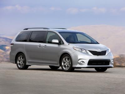 Фото Toyota Sienna III Минивэн