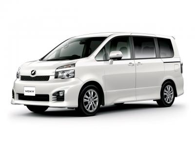 Фото Toyota Voxy II (R70) Рестайлинг Минивэн