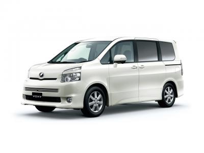 Фото Toyota Voxy II (R70) Минивэн