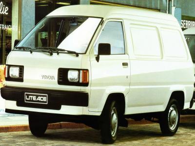 Фото Toyota Lite Ace III Фургон