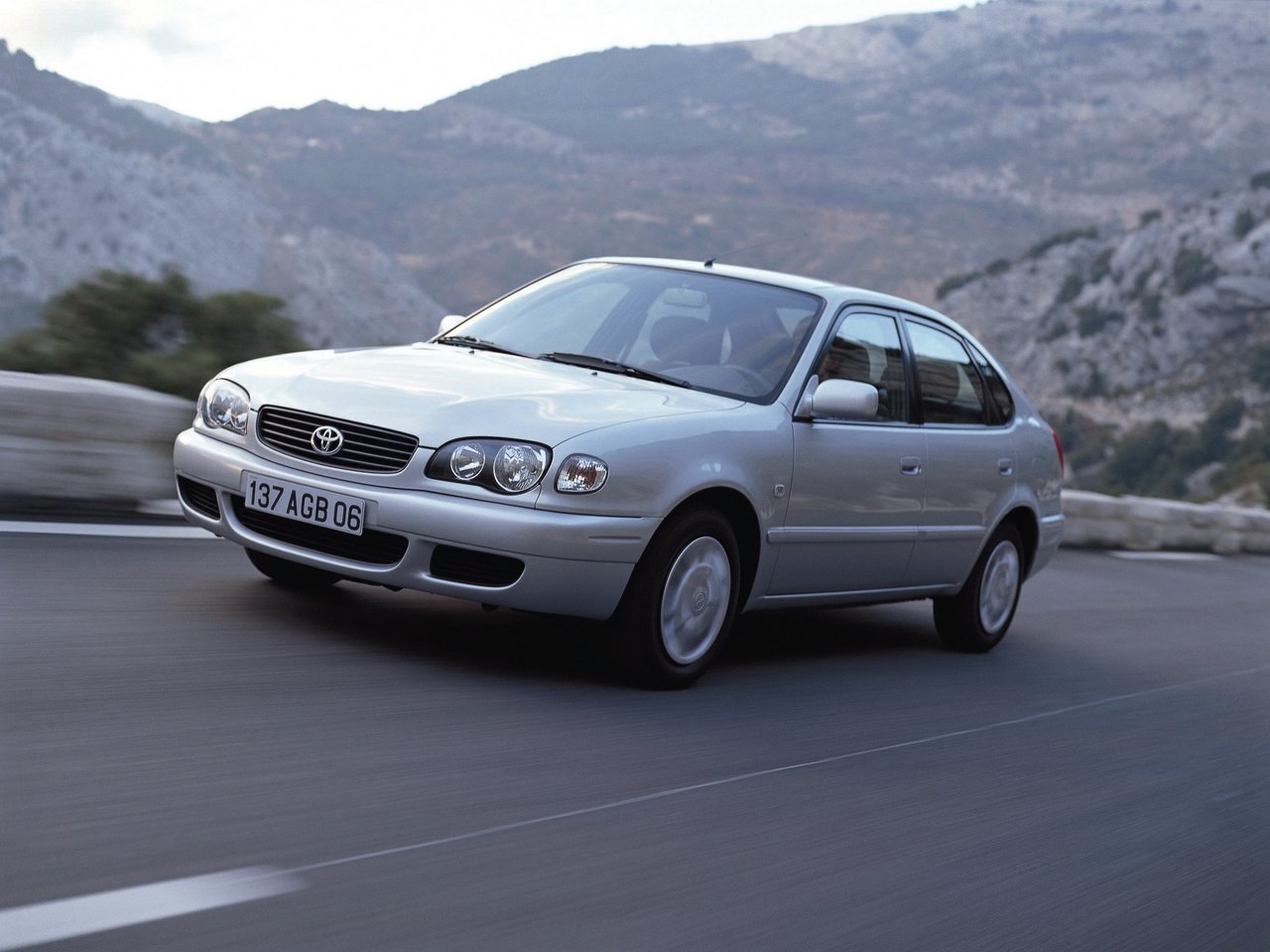 Фото Toyota Corolla VIII (E110) Рестайлинг