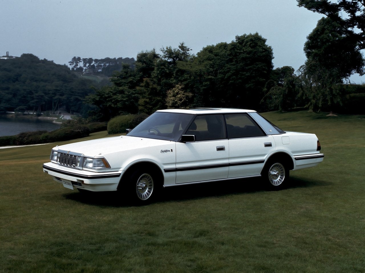 Фото Toyota Crown VII (S120)