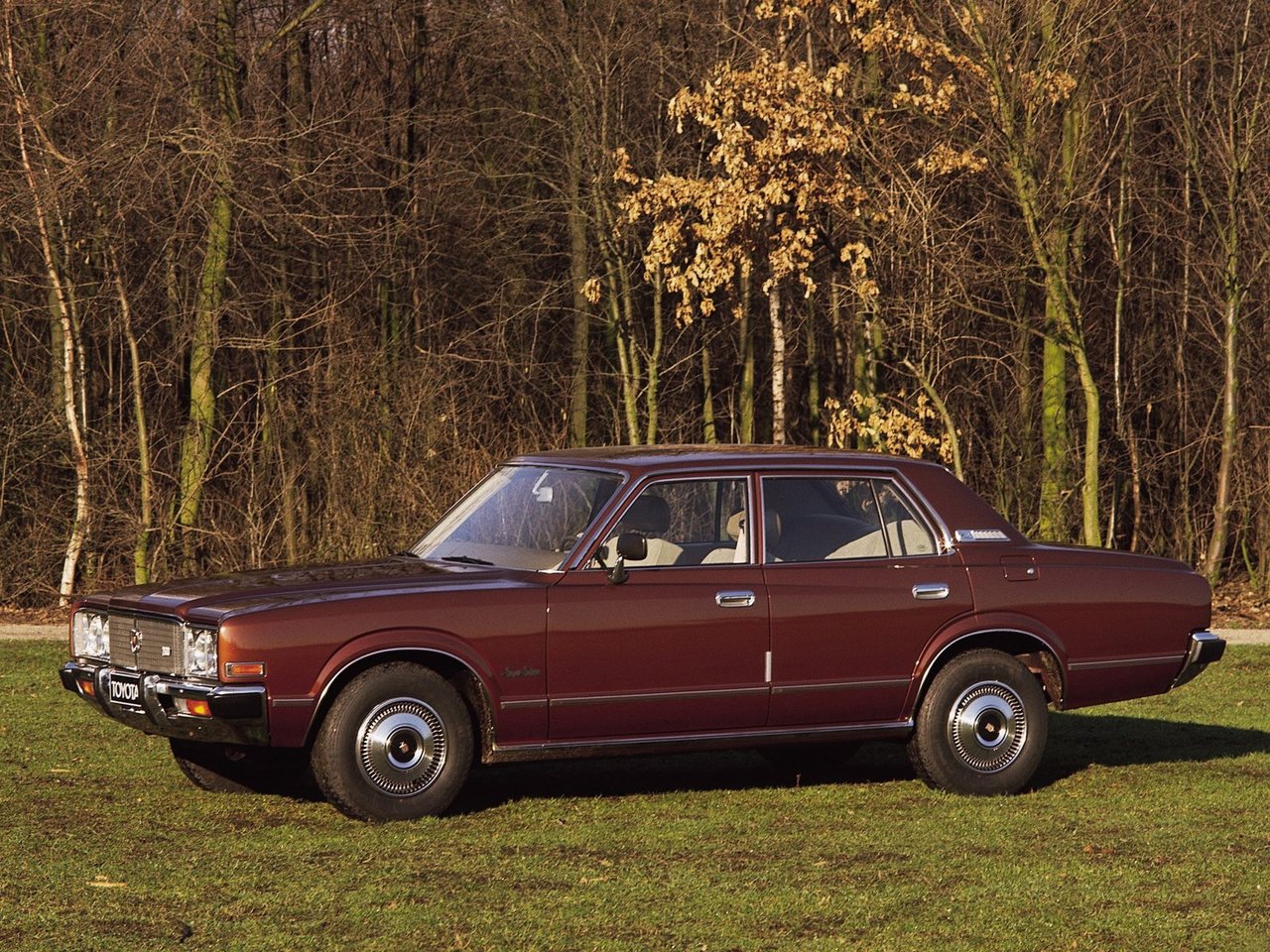 Фото Toyota Crown V (S80)