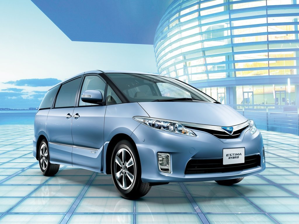 Фото Toyota Estima III Рестайлинг