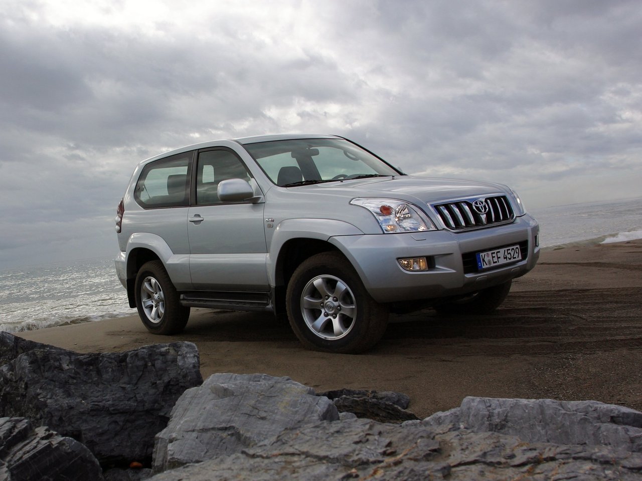 Характеристики 3.0 AT Дизель, Полный привод, Автомат, 173 л.с. Toyota Land  Cruiser Prado 2007 - 2009, Внедорожник 3 дв.