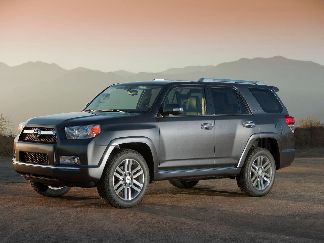 Фото Toyota 4Runner V