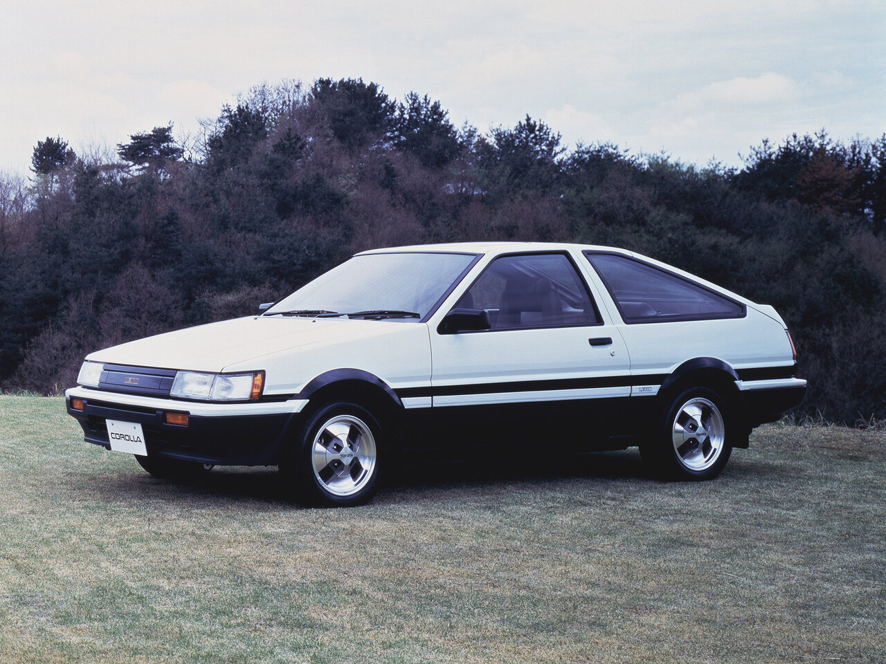 Фото Toyota Corolla Levin IV (AE85/AE86)