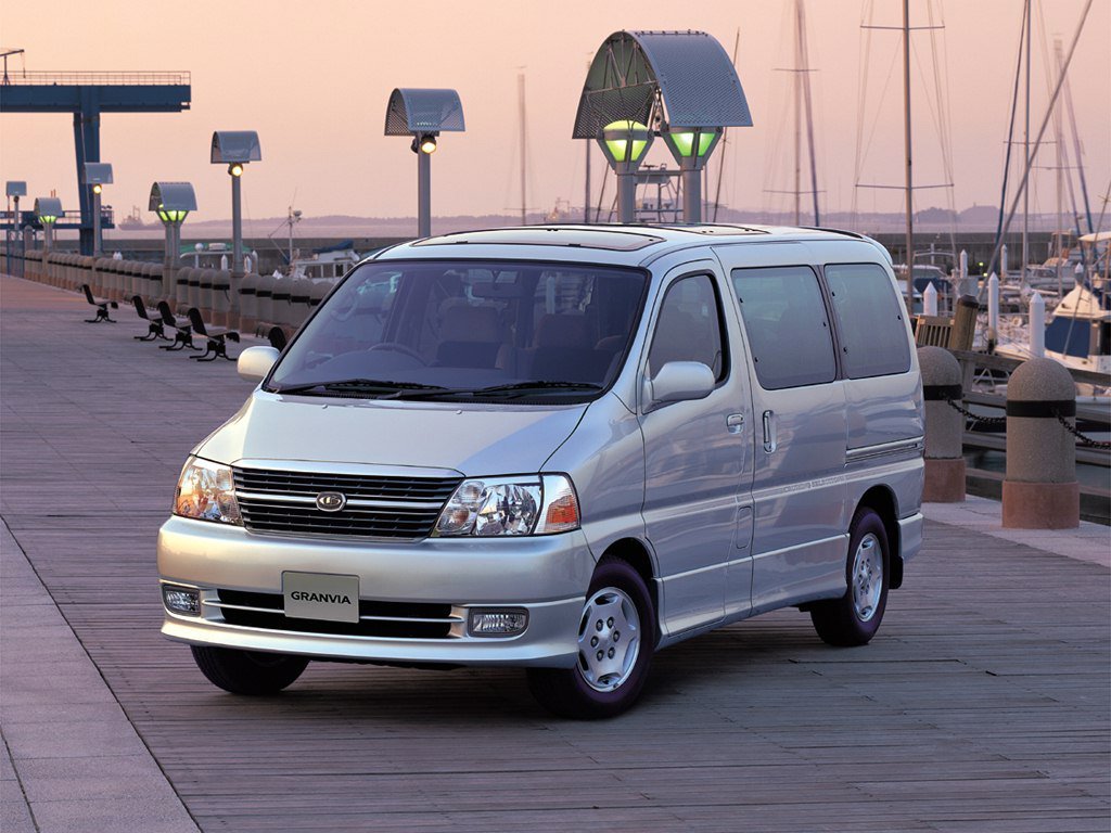 Фото Toyota Granvia I