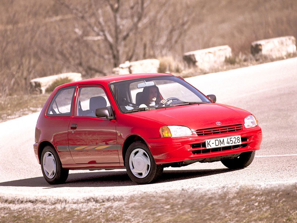 Фото Toyota Starlet V (P90)