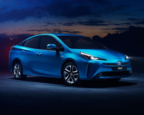 Фото Toyota Prius IV Рестайлинг (XW50) Хэтчбек 5 дв.