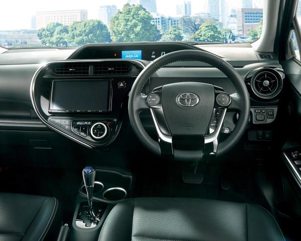 Фото Toyota Aqua I Рестайлинг 2 Хэтчбек 5 дв.