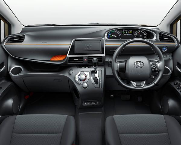 Фото Toyota Sienta II Рестайлинг Компактвэн