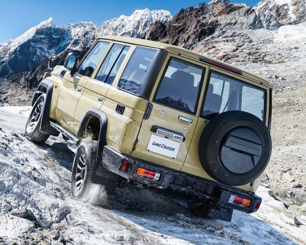 Фото Toyota Land Cruiser 70 Рестайлинг 2 Внедорожник 5 дв. 76