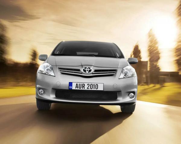 Фото Toyota Auris I Рестайлинг Хэтчбек 3 дв.