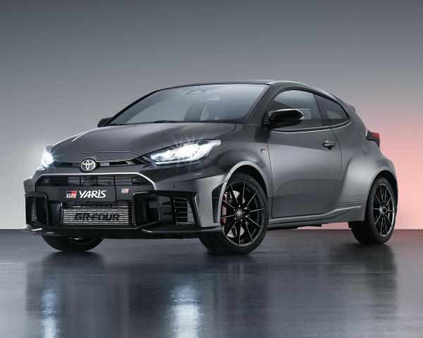 Фото Toyota Yaris IV Рестайлинг Хэтчбек 3 дв.