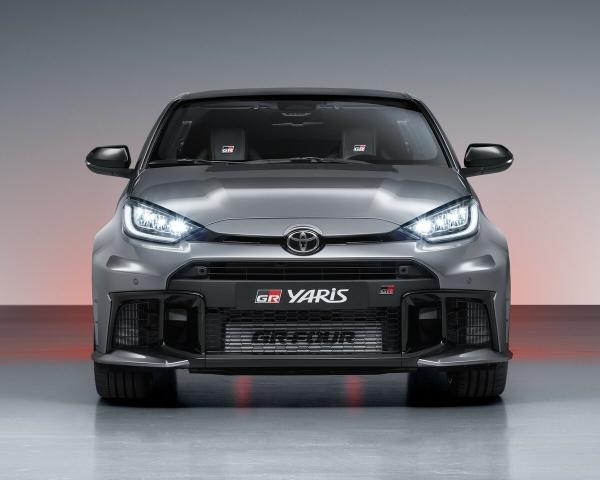 Фото Toyota Yaris IV Рестайлинг Хэтчбек 3 дв.