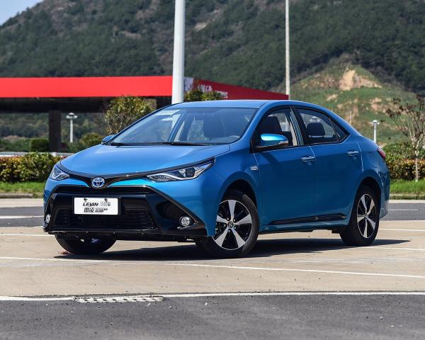 Фото Toyota Levin XI (E170) Седан Hybrid