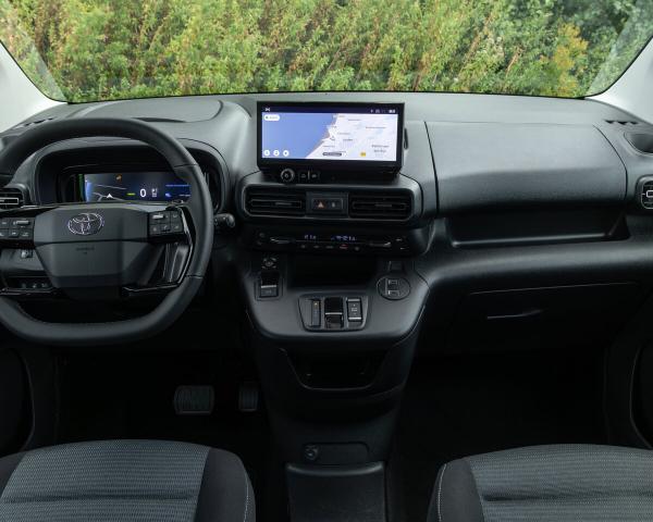 Фото Toyota ProAce City I Рестайлинг Компактвэн Verso L1