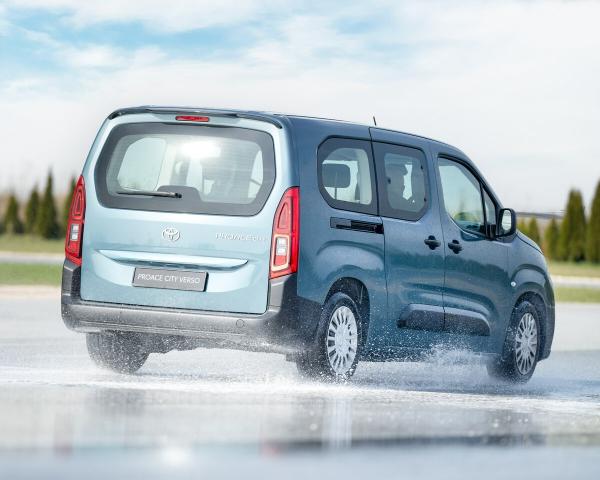 Фото Toyota ProAce City I Рестайлинг Компактвэн Verso L2