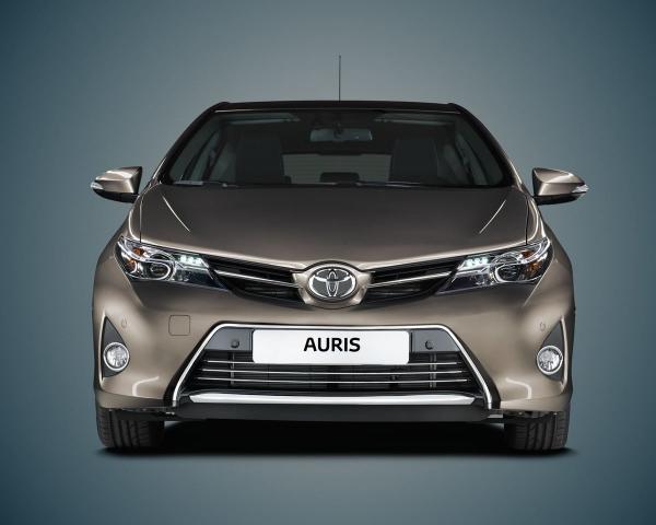 Фото Toyota Auris II Хэтчбек 5 дв.