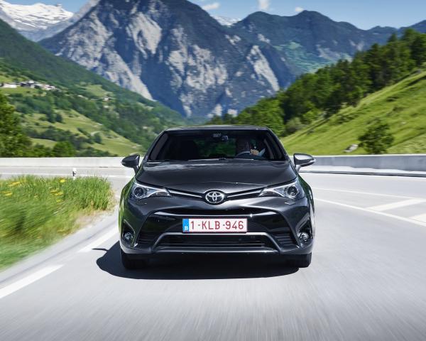 Фото Toyota Avensis III Рестайлинг 2 Седан