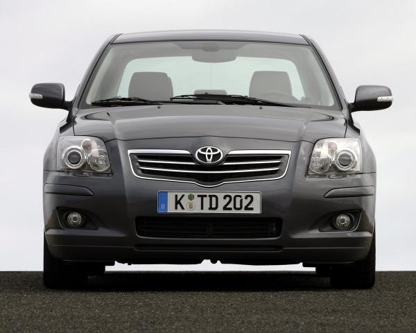 Фото Toyota Avensis II Рестайлинг Седан