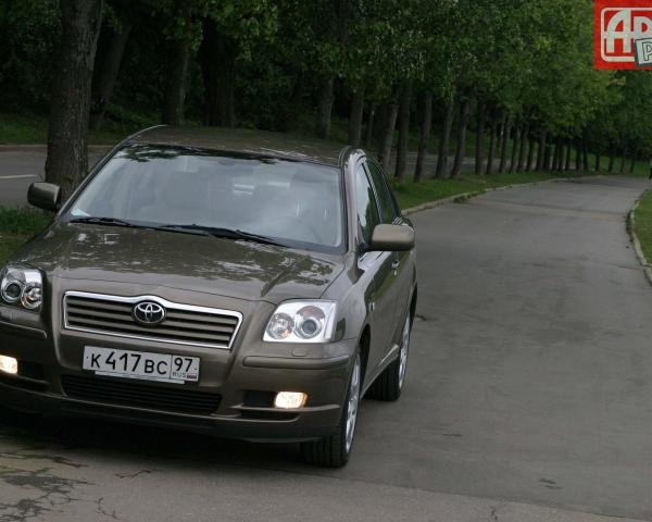 Фото Toyota Avensis II Седан