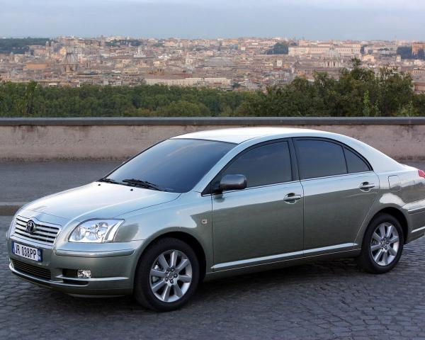 Фото Toyota Avensis II Лифтбек