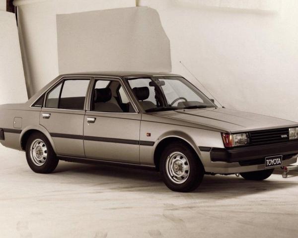 Фото Toyota Carina III (A60) Седан