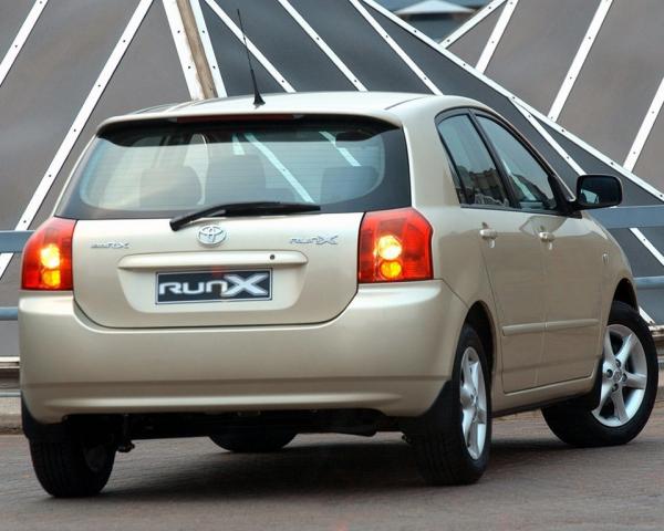 Фото Toyota Corolla IX (E120, E130) Рестайлинг Хэтчбек 5 дв. Runx