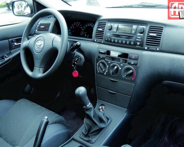 Фото Toyota Corolla IX (E120, E130) Хэтчбек 3 дв.