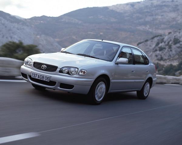 Фото Toyota Corolla VIII (E110) Рестайлинг Лифтбек