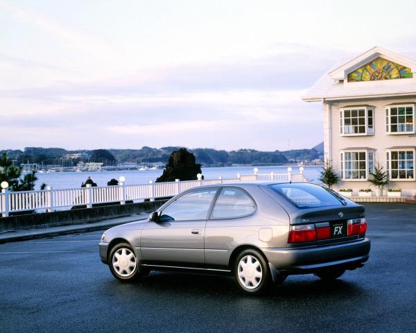 Фото Toyota Corolla VII (E100) Хэтчбек 3 дв.