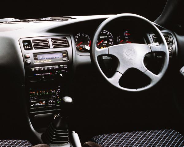 Фото Toyota Corolla VII (E100) Хэтчбек 3 дв.