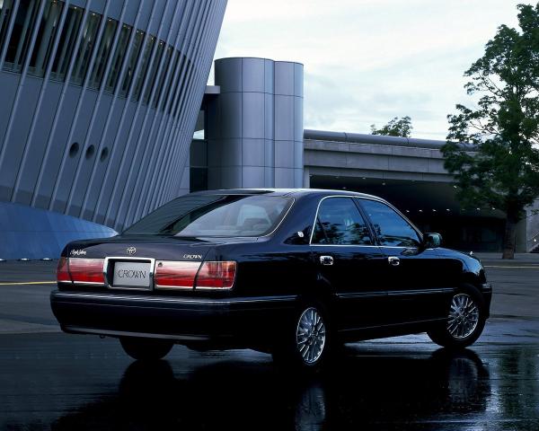 Фото Toyota Crown XI (S170) Седан