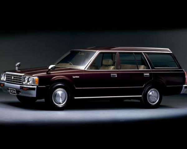 Фото Toyota Crown VII (S120) Универсал 5 дв.