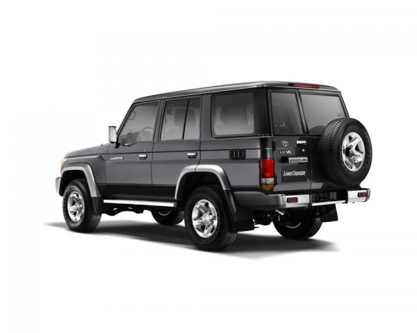 Фото Toyota Land Cruiser 70 Series Рестайлинг 1 Внедорожник 5 дв. 76