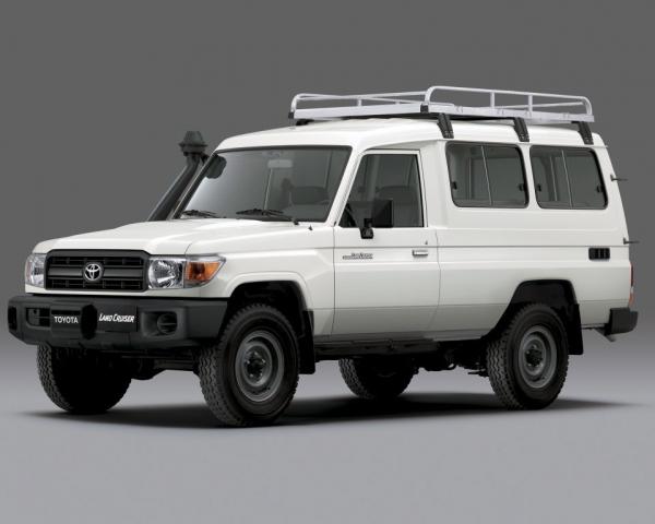 Фото Toyota Land Cruiser 70 Series Рестайлинг 1 Внедорожник 3 дв. 78