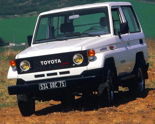 Фото Toyota Land Cruiser 70 Series Внедорожник 3 дв.