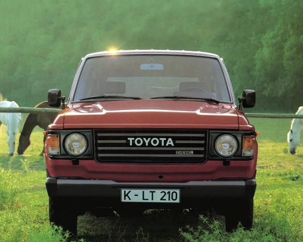 Фото Toyota Land Cruiser 60 Series Внедорожник 5 дв.